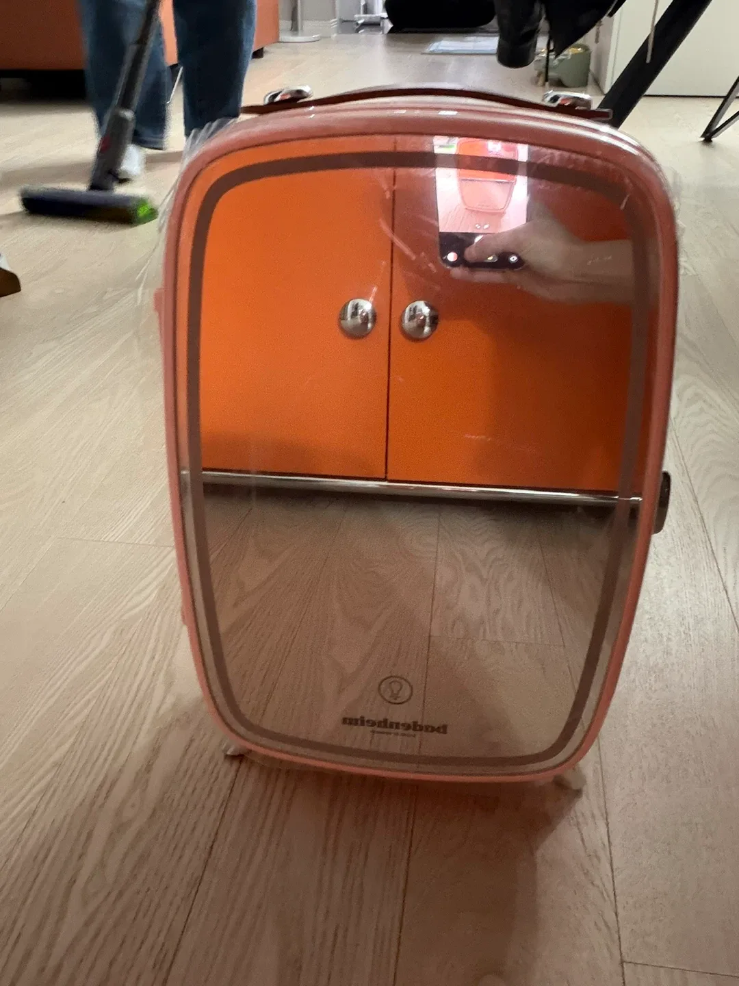 바덴하임 미니 화장품 냉장고 핑크 새상품