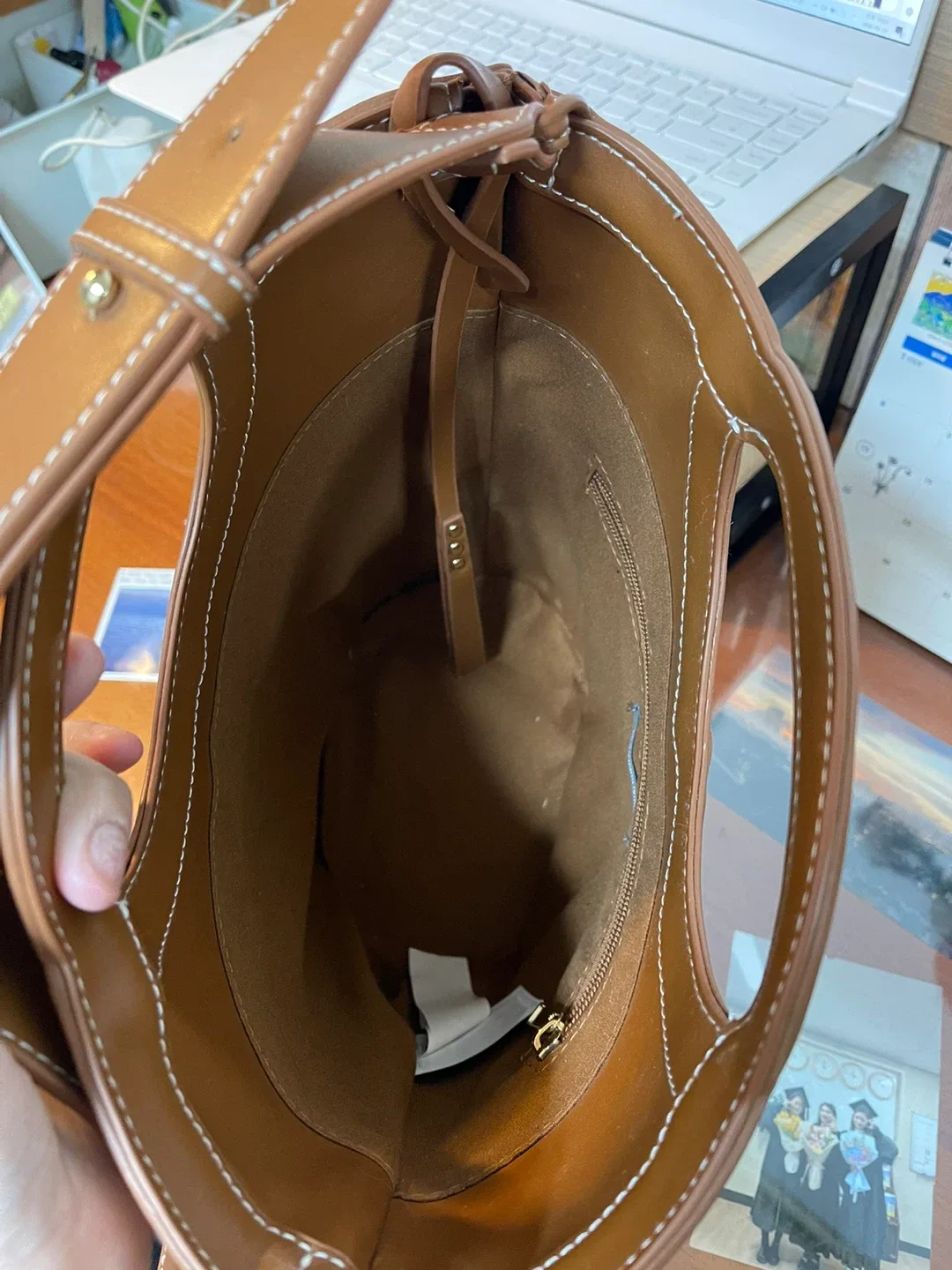 가방 새거 팝니다.