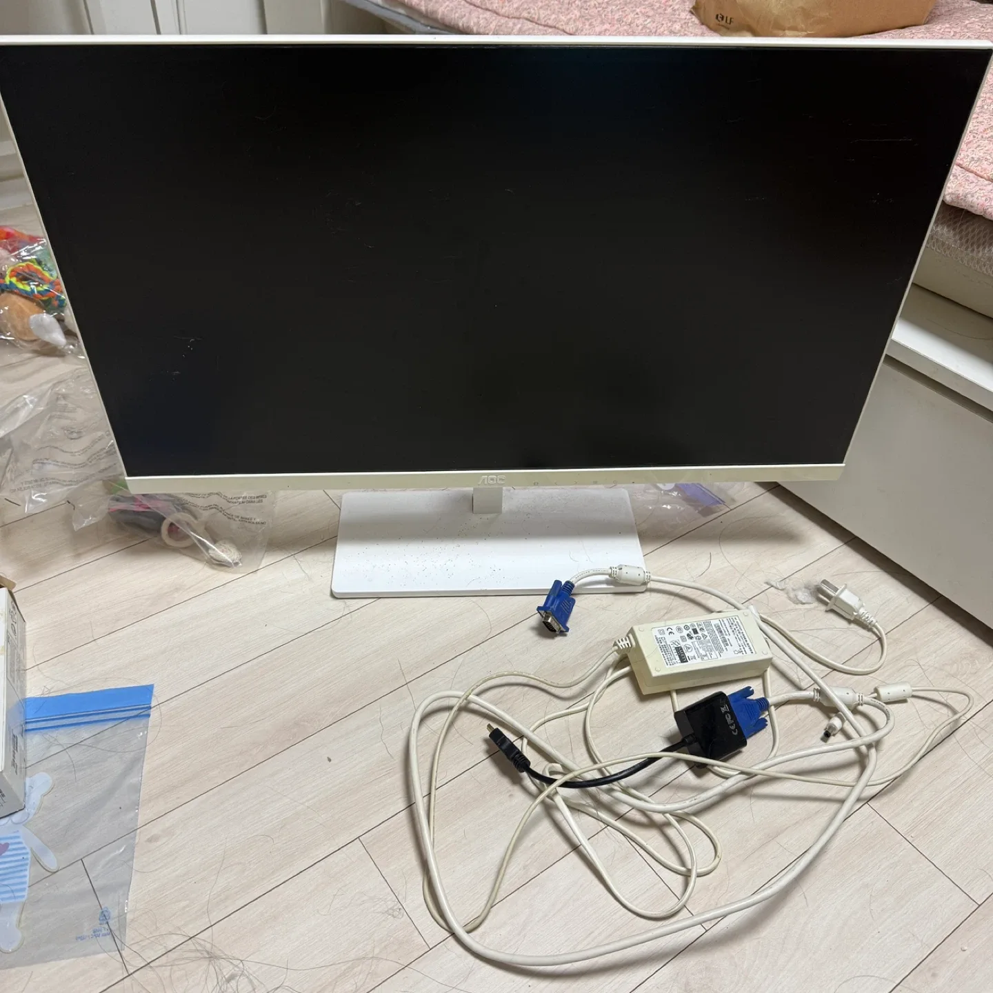 AOC 27인치 흰색 모니터