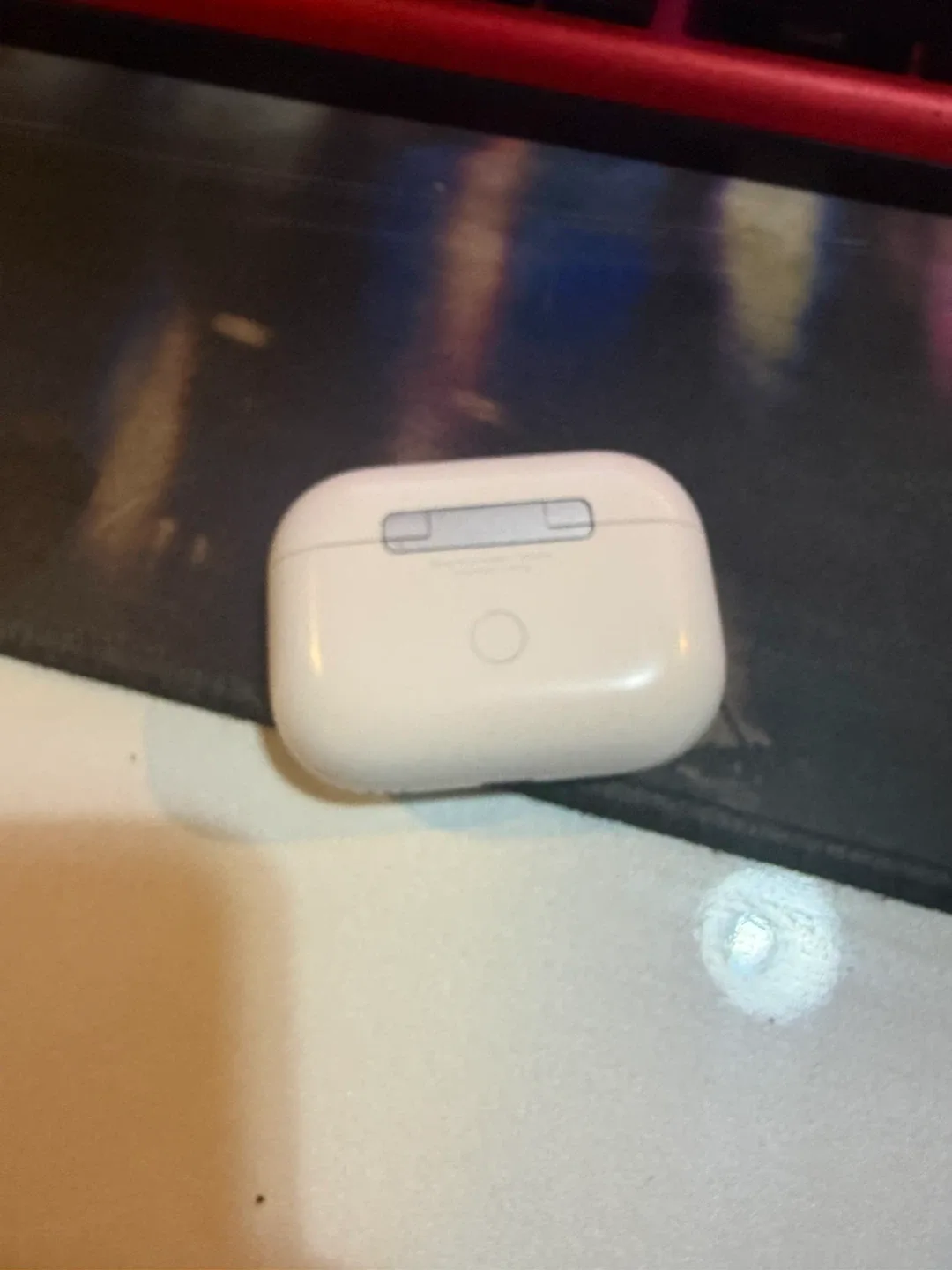 애플 에어팟 프로 2세대 8핀 입니다