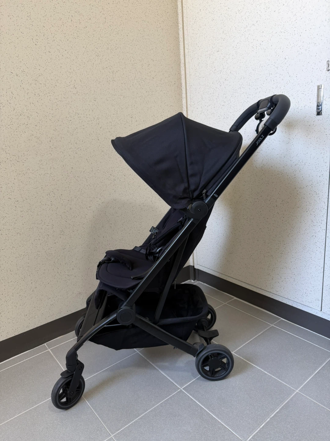 줄즈 에어플러스 휴대용 유모차 블랙