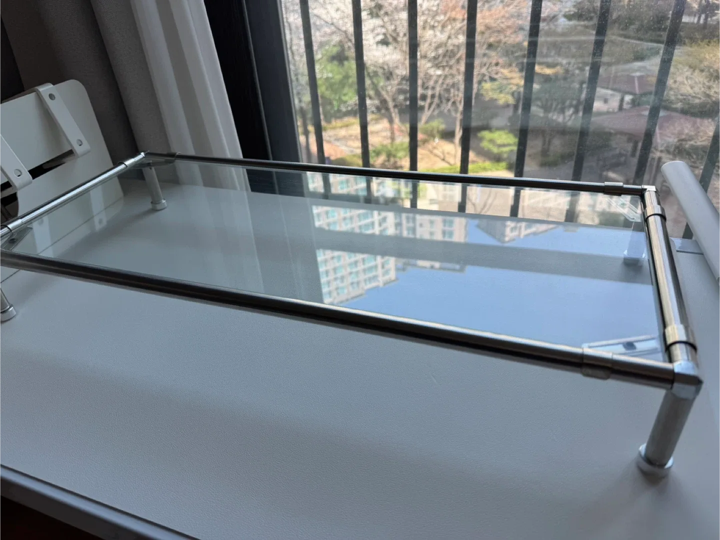 SOLVAN 모니터 받침대 유리 선반