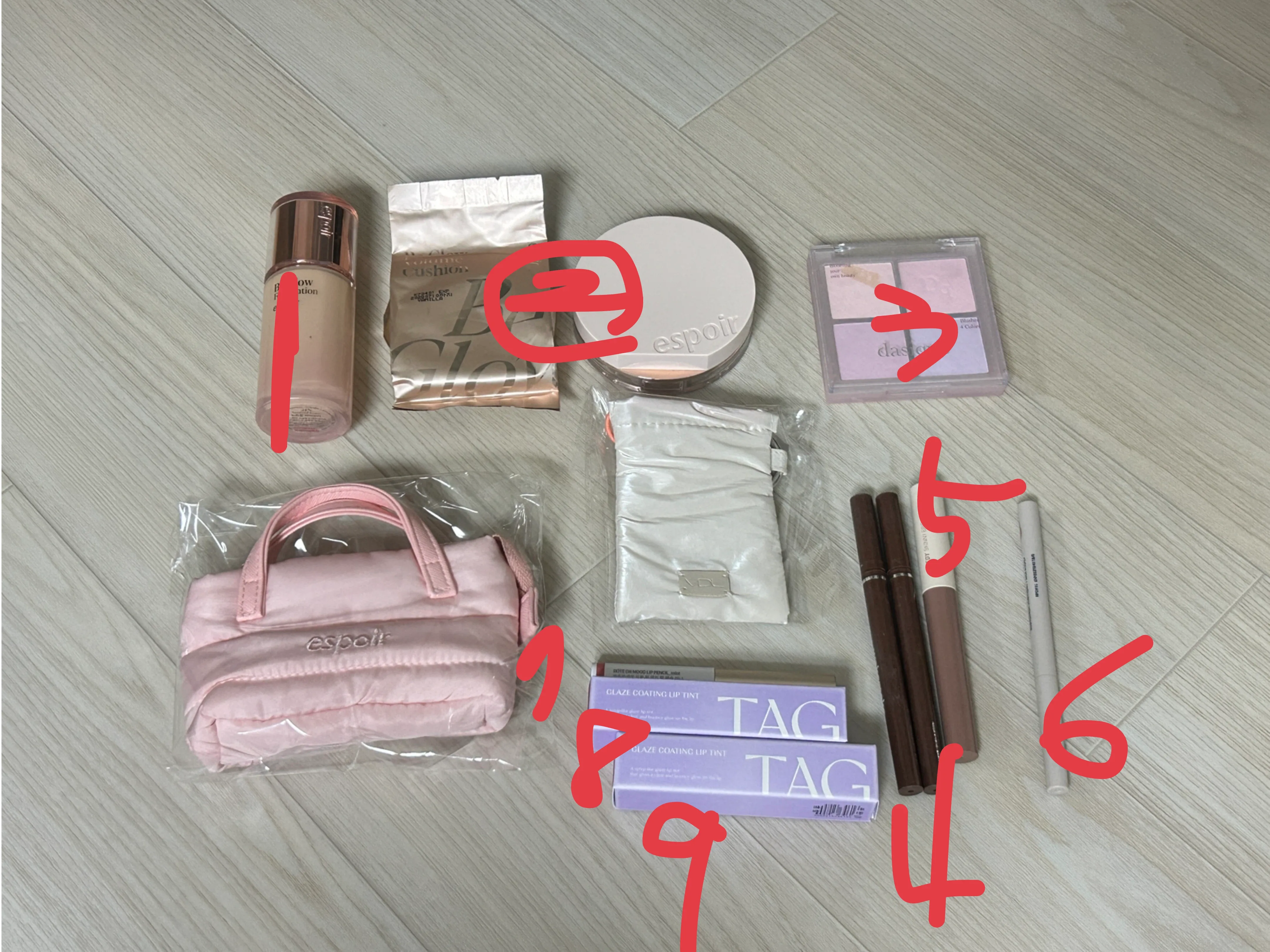 에스쁘아, 데이지크, 웨이크메이크, 페리페라, 투크 등 화장품 판매