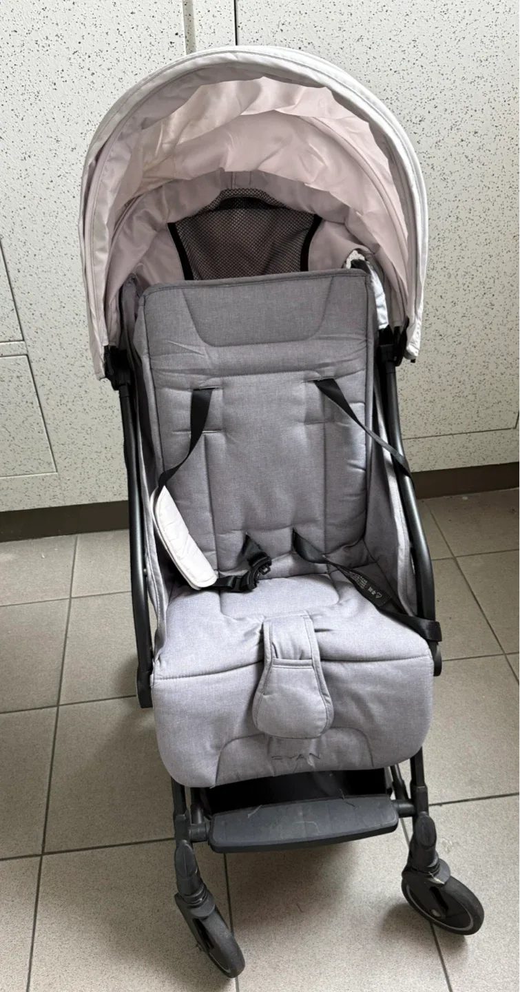 리안 휴대용유모차 판매합니다