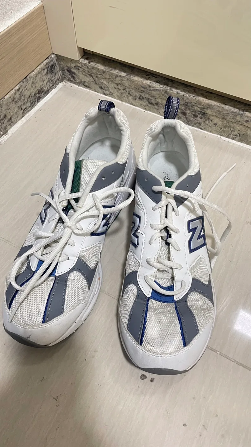 뉴발란스 운동화