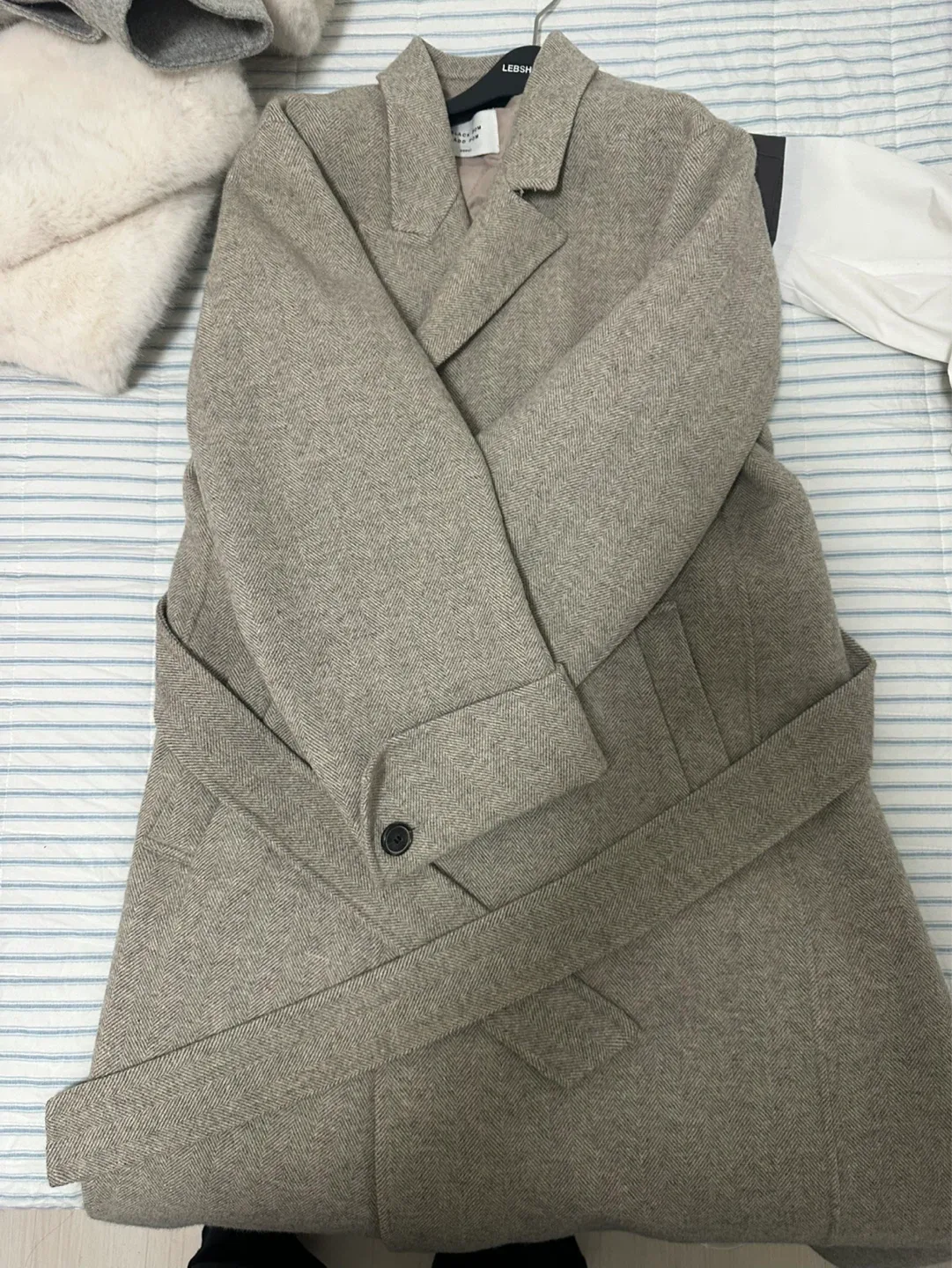 핸드메이드 베이지 헤링본 코트