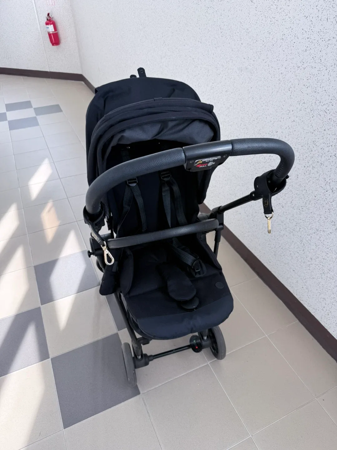 싸이벡스 멜리오 카본 올블랙 절충형 유모차