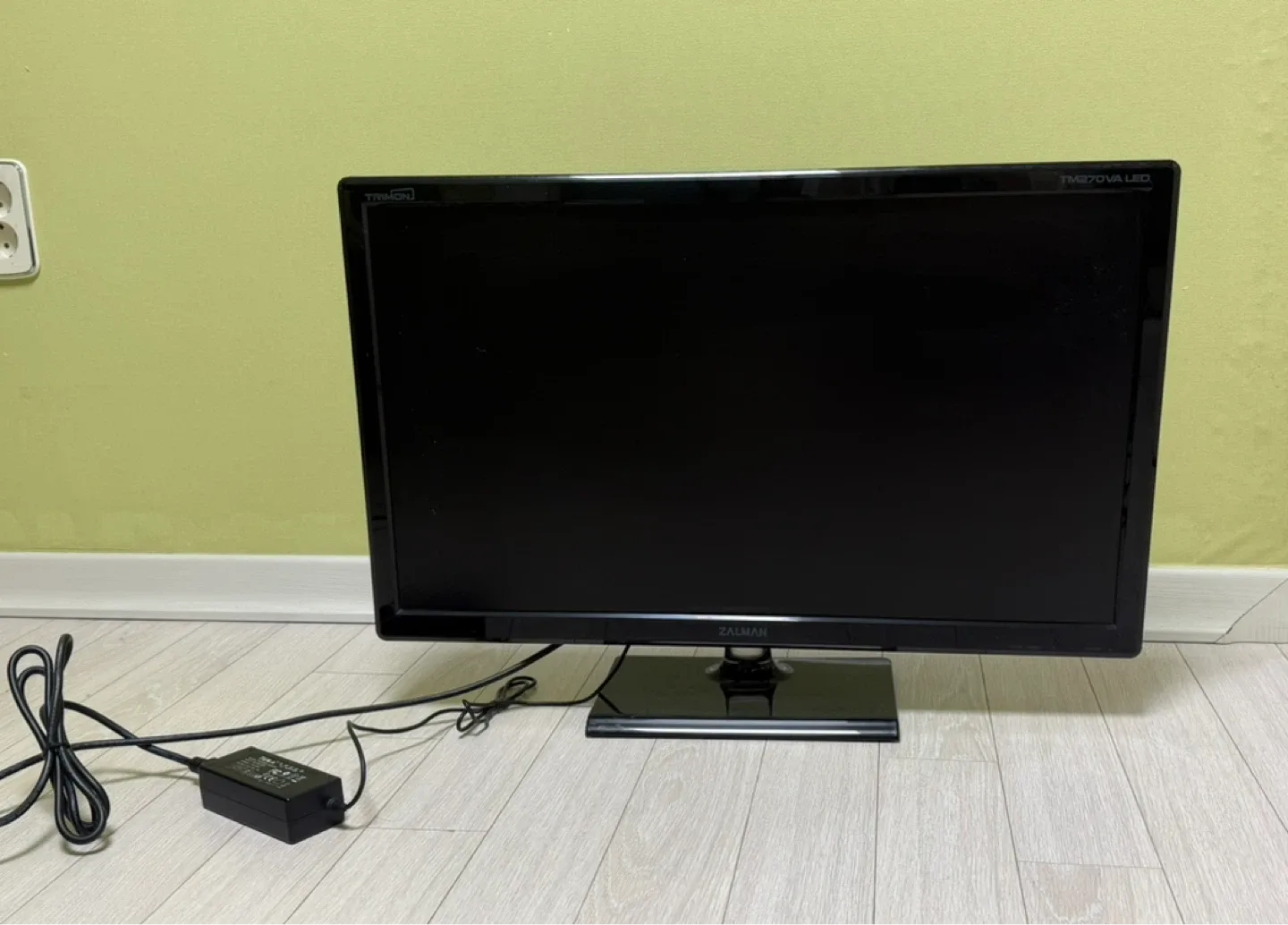 중소기업 모니터 ZALMAN TM270VA LED