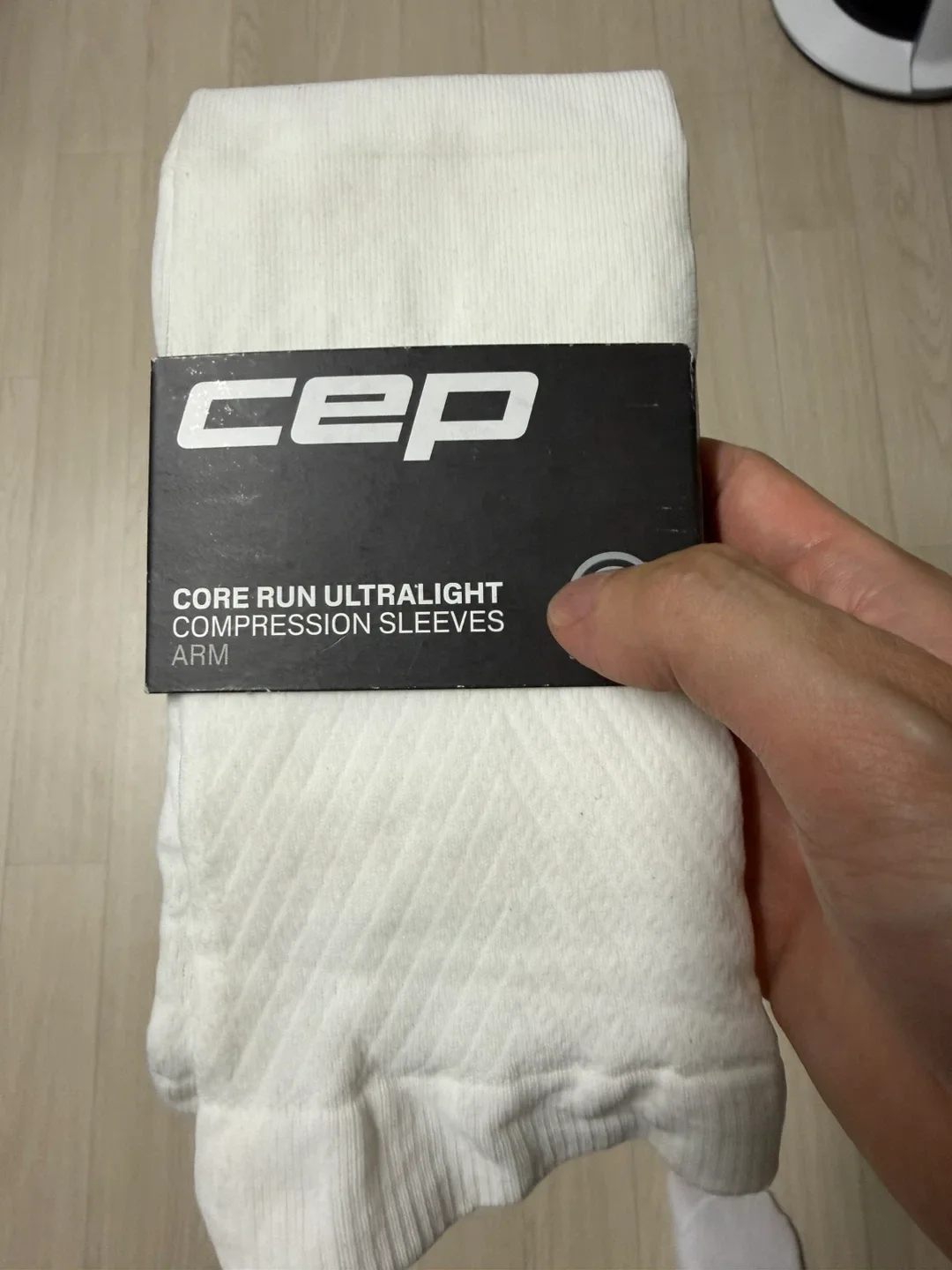 CEP 코어 런 울트라라이트 컴프레션 슬리브 암