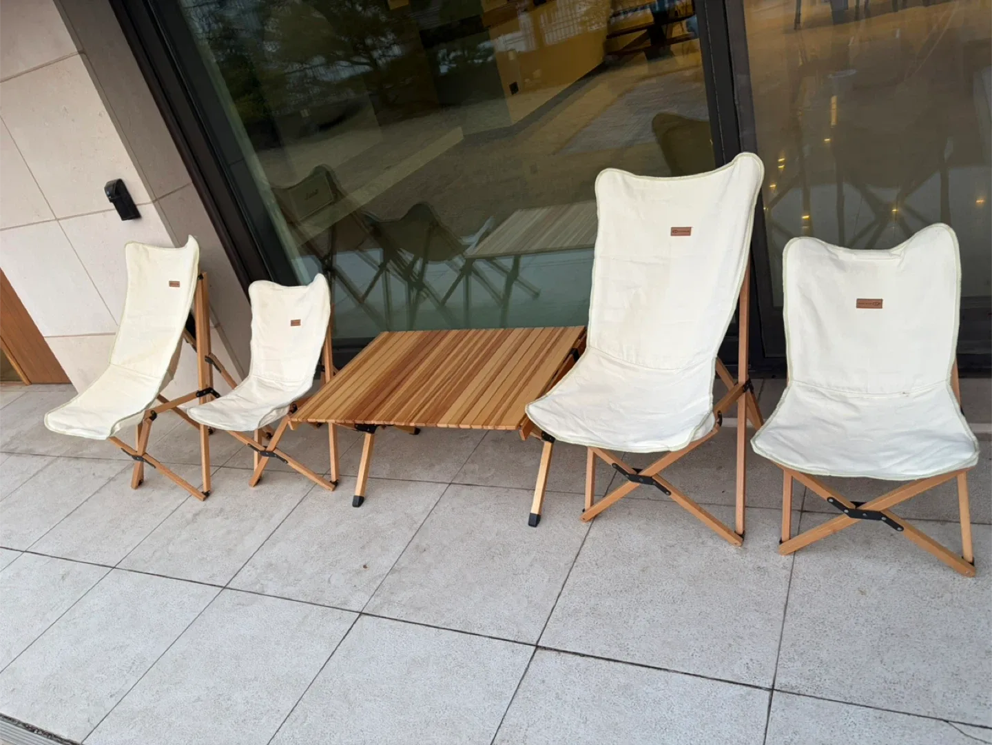 캠핑 감성 의자 4개 + 우드 테이블 세트