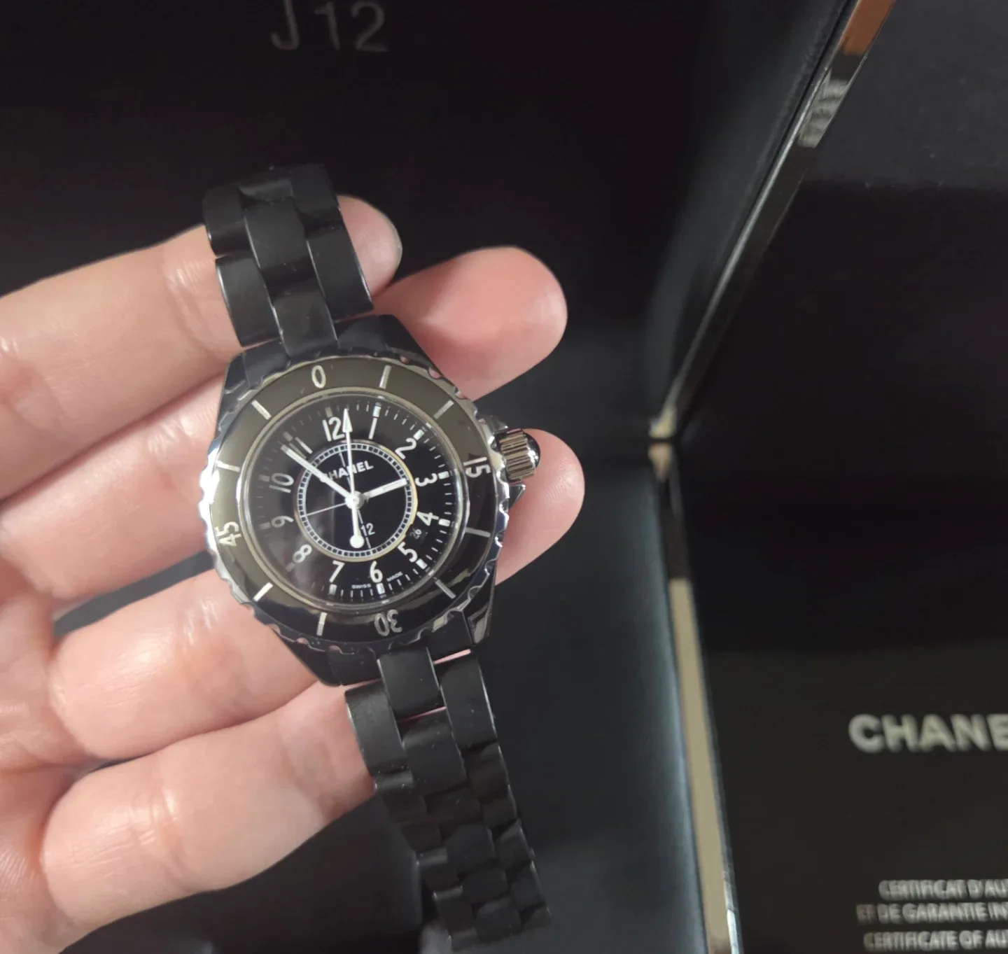 샤넬 J12 33mm 풀세트 민트급 판매 까르띠에 탱크 산토스 롤렉스 데이저스트