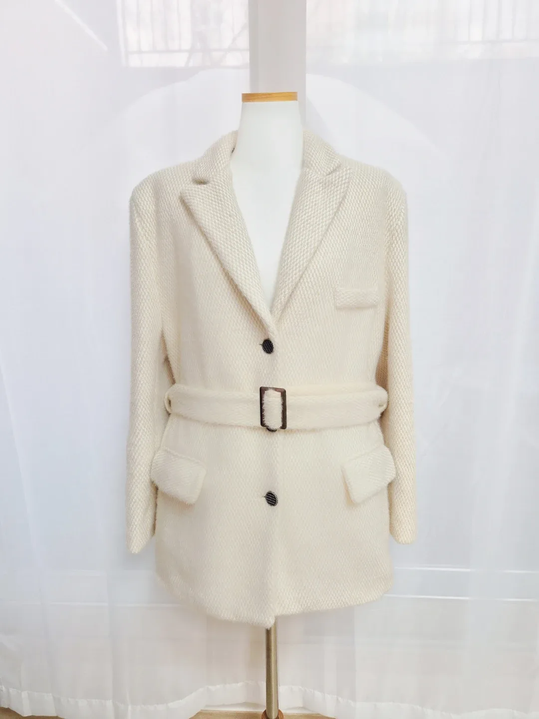 아이보리 울 벨트 코트