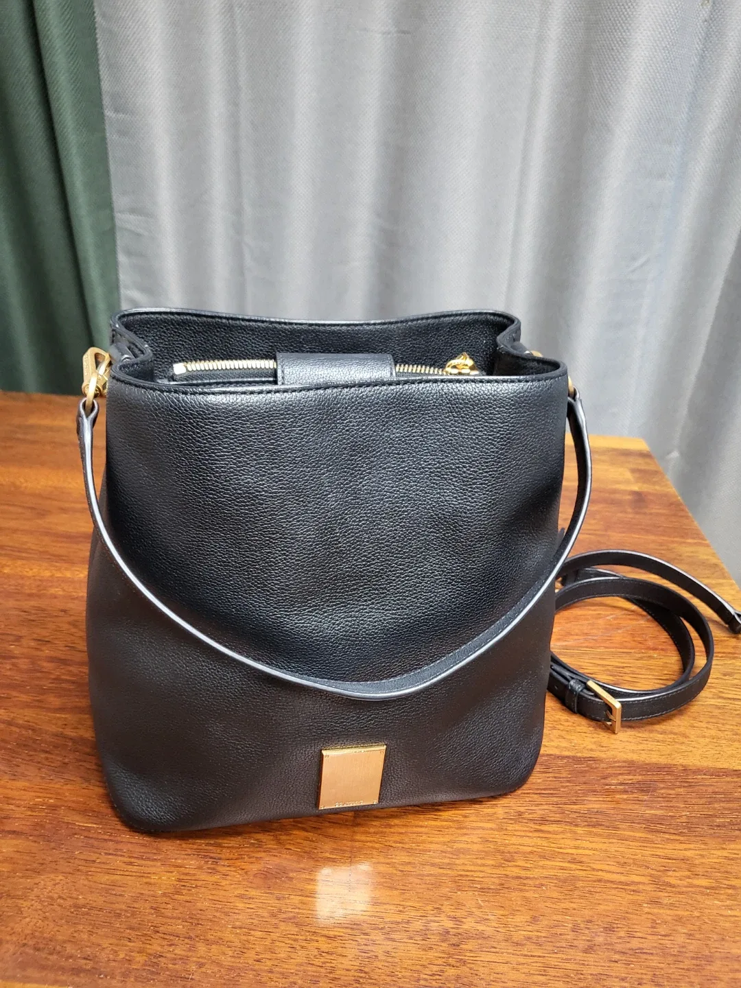 쿠론 가방 토트백 및 숄더백