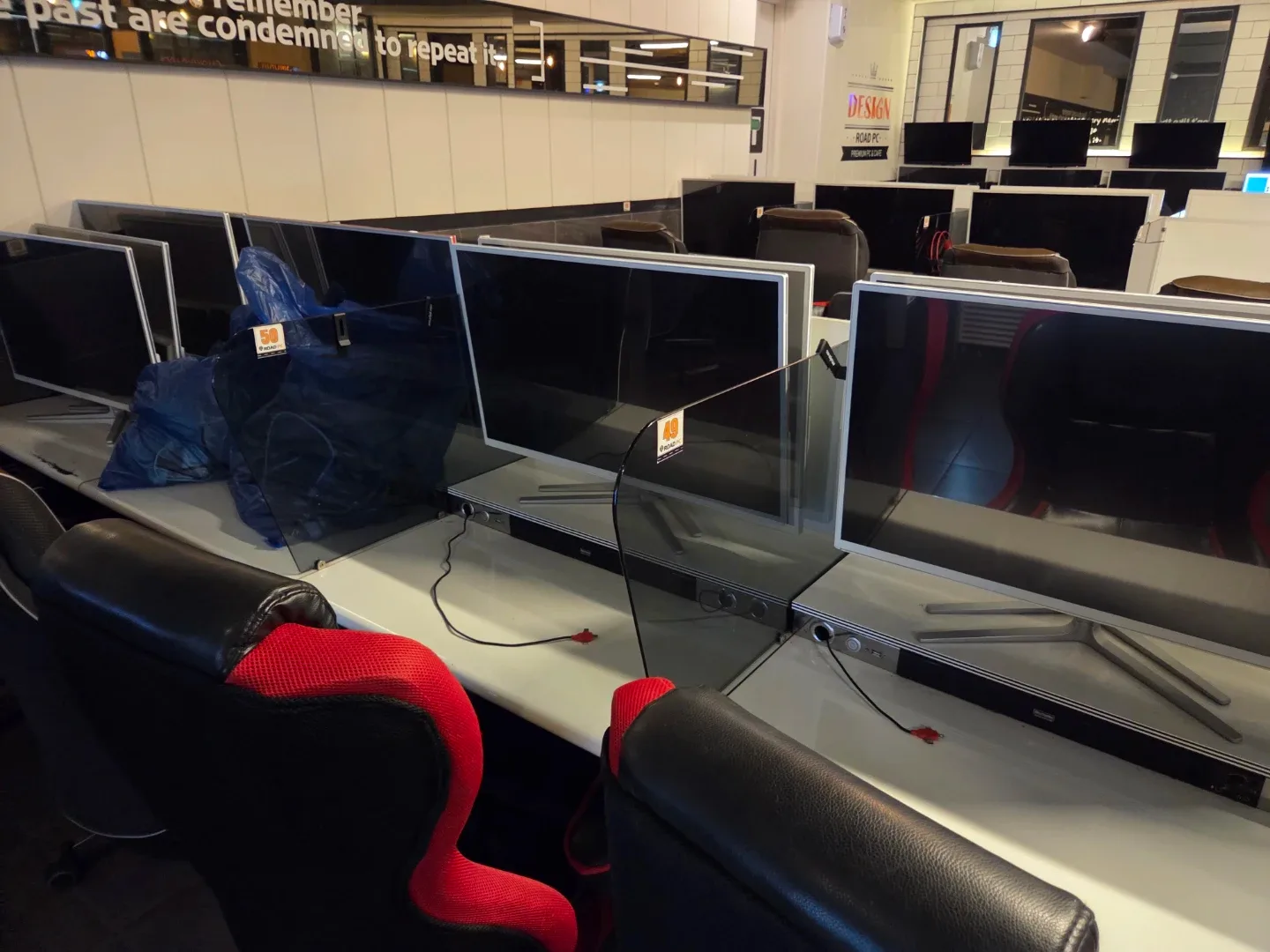 게이밍 컴퓨터 싸게 정리중입다 모니터 본체 주변기기포함  팝니다