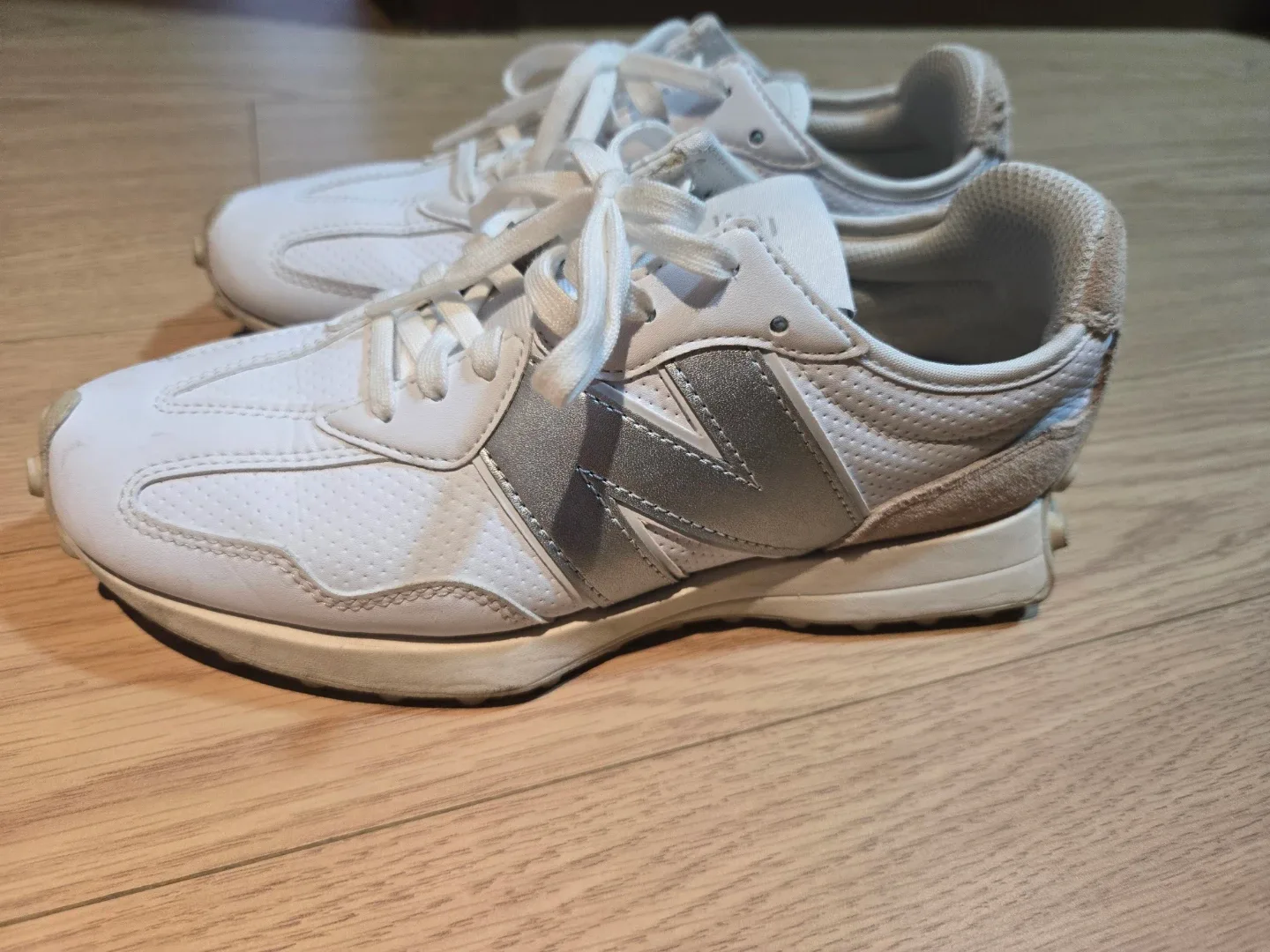 뉴발란스 327 흰색 운동화