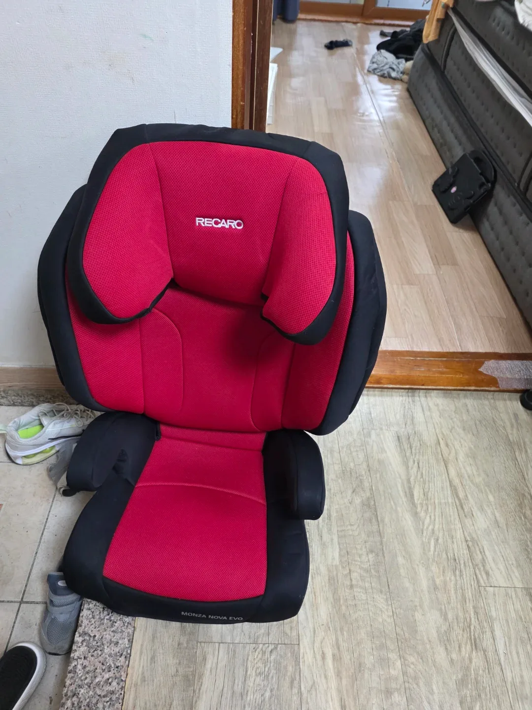 레카로 몬자 노바 에보 주니어 카시트