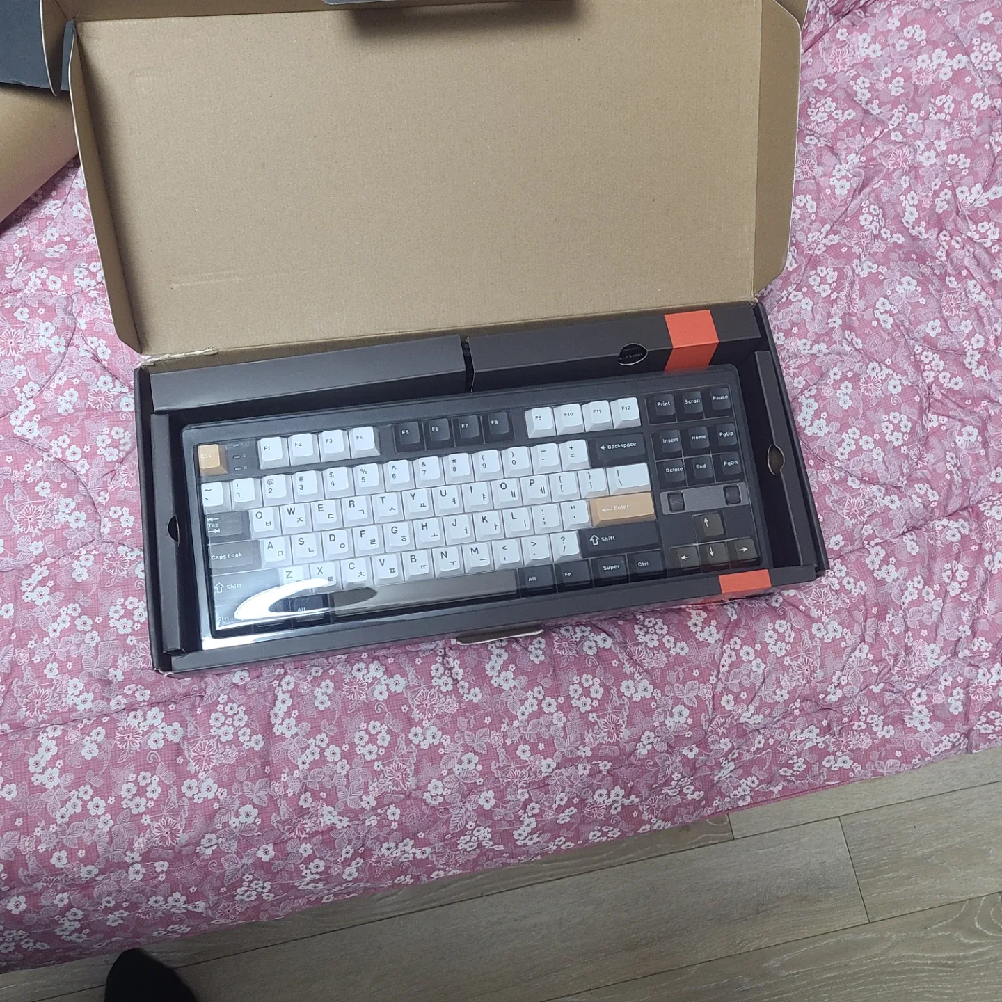 프리플로우 f1 pro tkl 저소음 디딤돌축 키보드 팝니다.