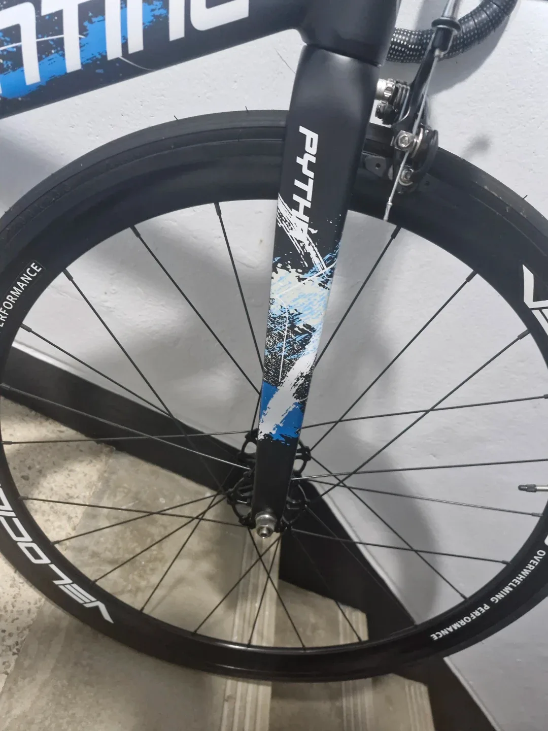 콘스탄틴 피타 2025 맷블랙 (픽시 자전거)