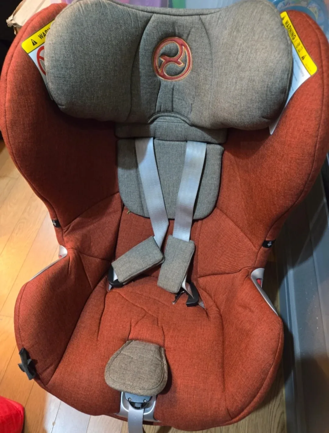 싸이벡스 회전형 카시트 오렌지