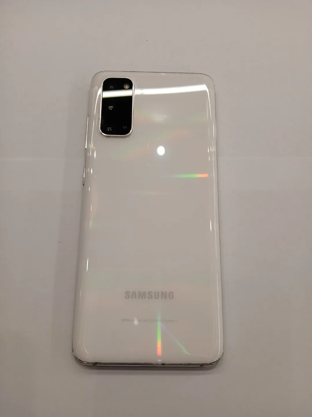 갤럭시 S20 5G 128기가 화이트 판매 중입니당😉