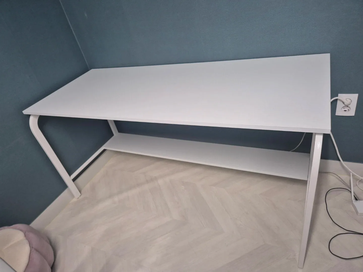 화이트 철제 책상 팝니다