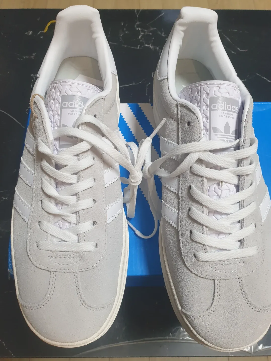 아디다스 가젤 볼드 플랫폼 스웨이드 운동화