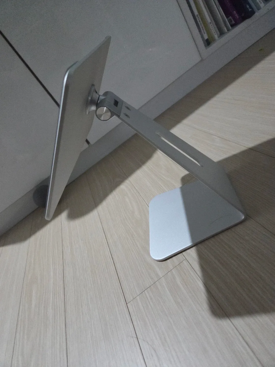 아이패드 마그네틱 거치대 팝니다