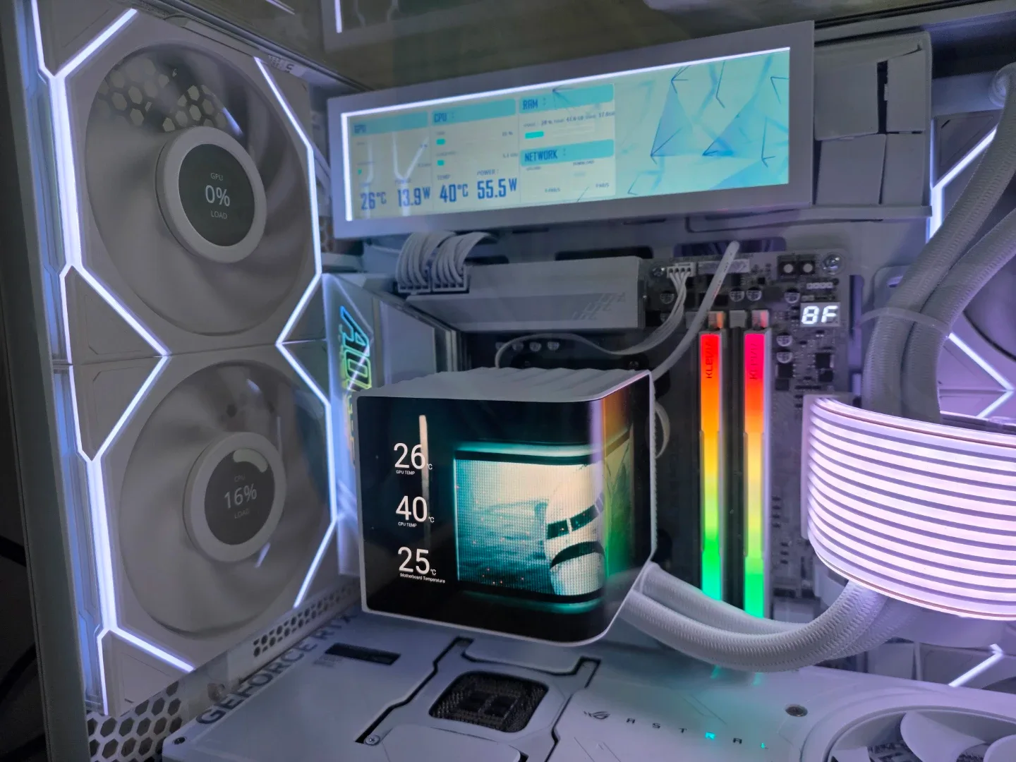 9950x3d / 64램 / 1TB ssd / 5090 로그아스트랄 본체 팝니다. 초고사양.