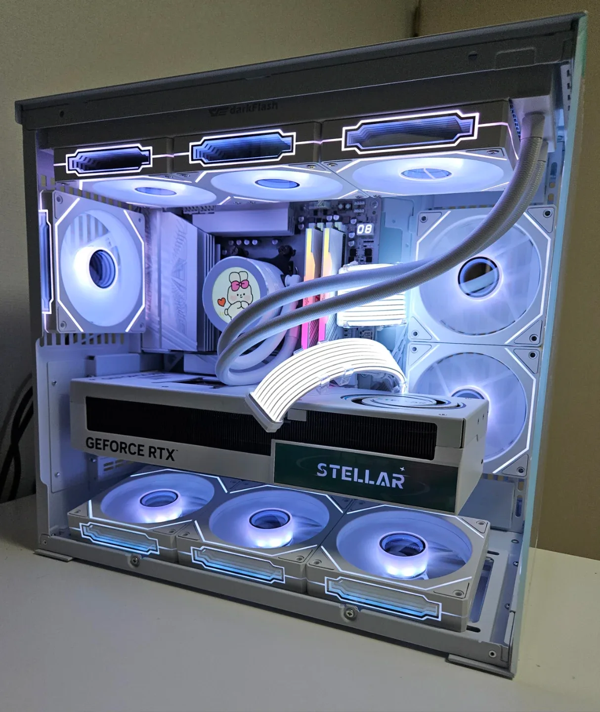 9800X3D RTX5090 하이엔드급 화이트 데스크탑
