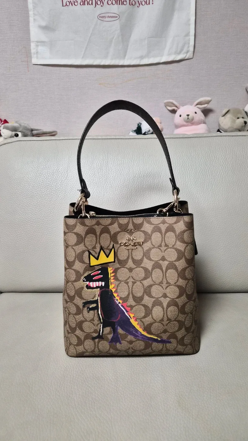 코치 X 바스키아 타운 버킷백