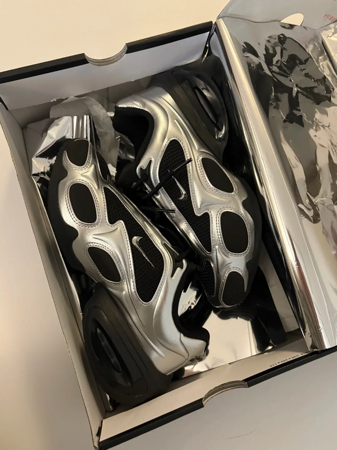 나이키 카리나신발 에어맥스 뮤즈 실버/블랙 235