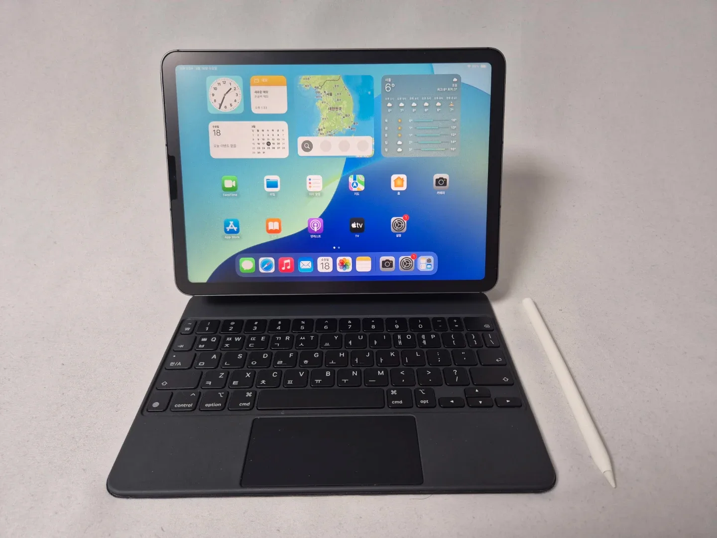 아이패드 에어5세대 256GB 셀룰러 매직키보드 애플펜슬 포함