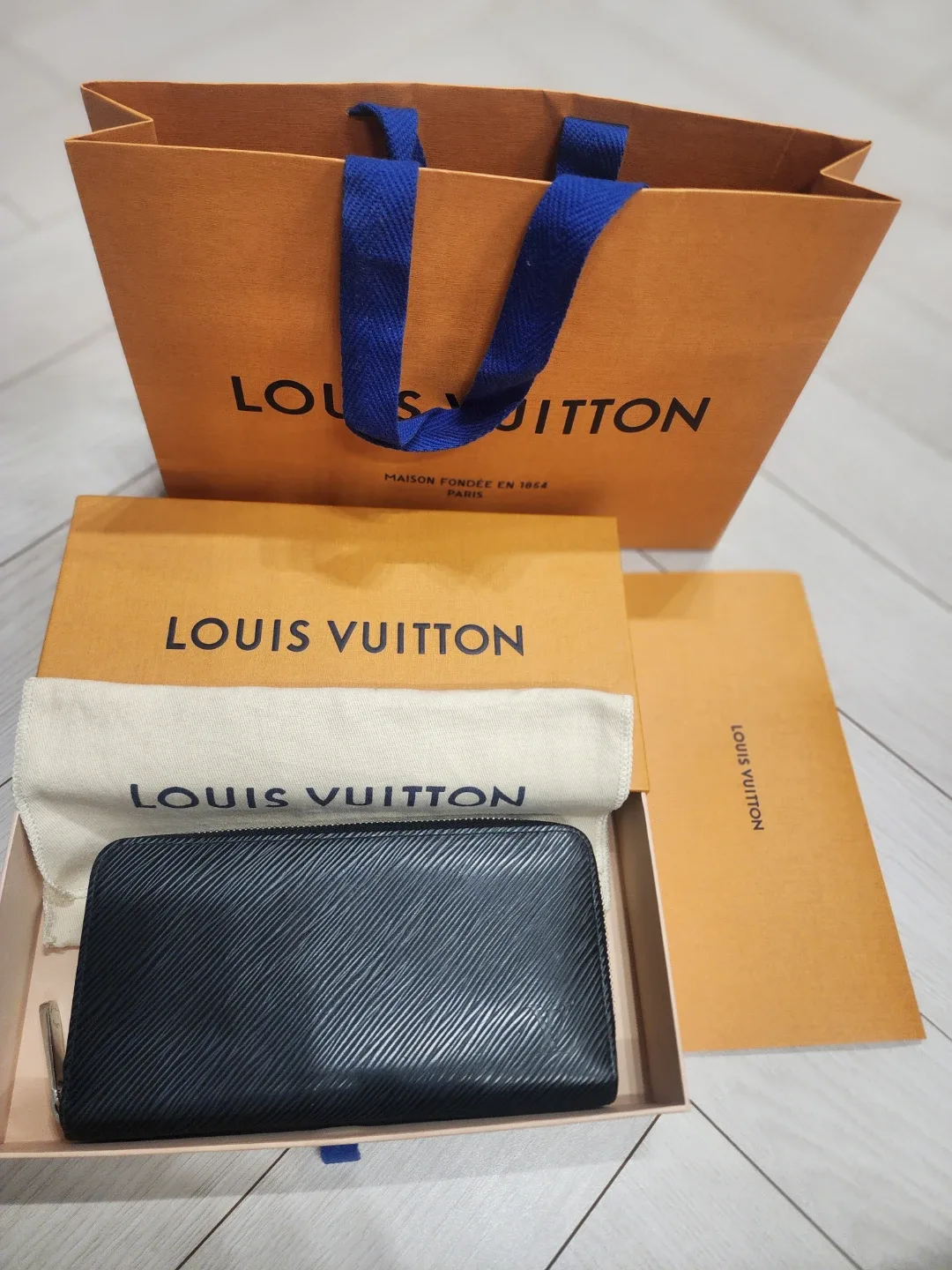 Louis Vuitton(루이비통) M64838