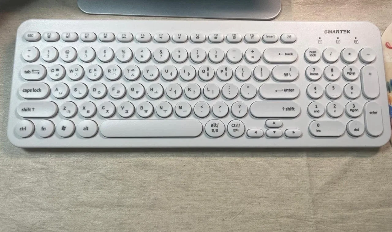 저소음 무선 키보드 화이트 팝니다