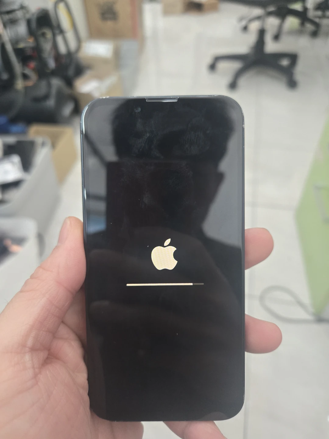 아이폰 13 미니 128기가 팝니다.