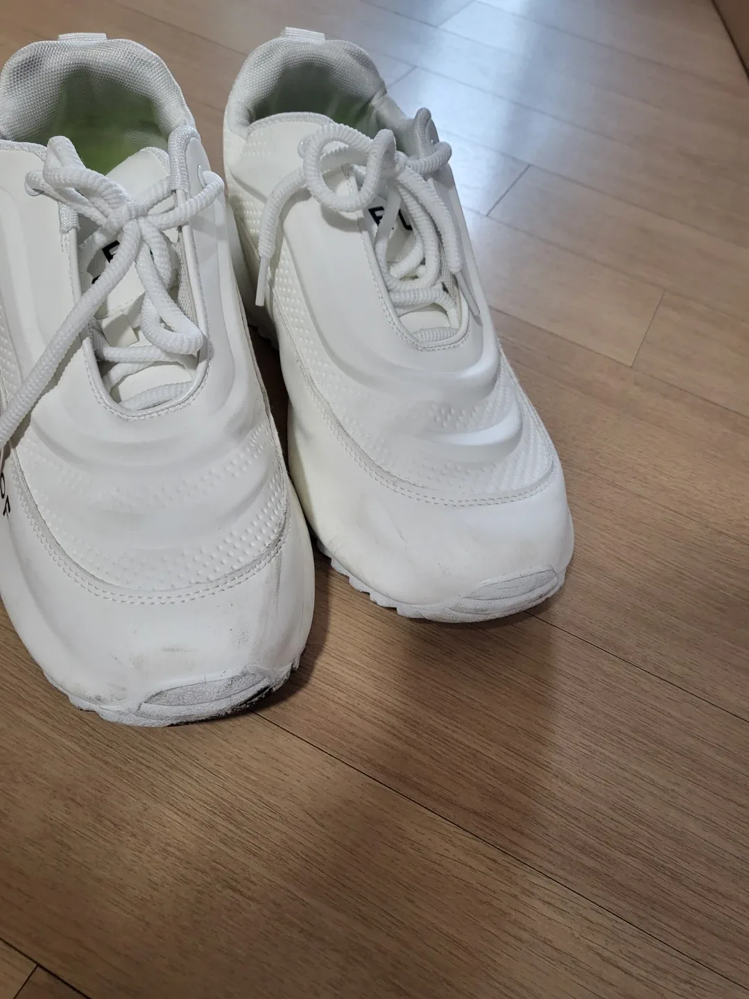 흰색 운동화 280