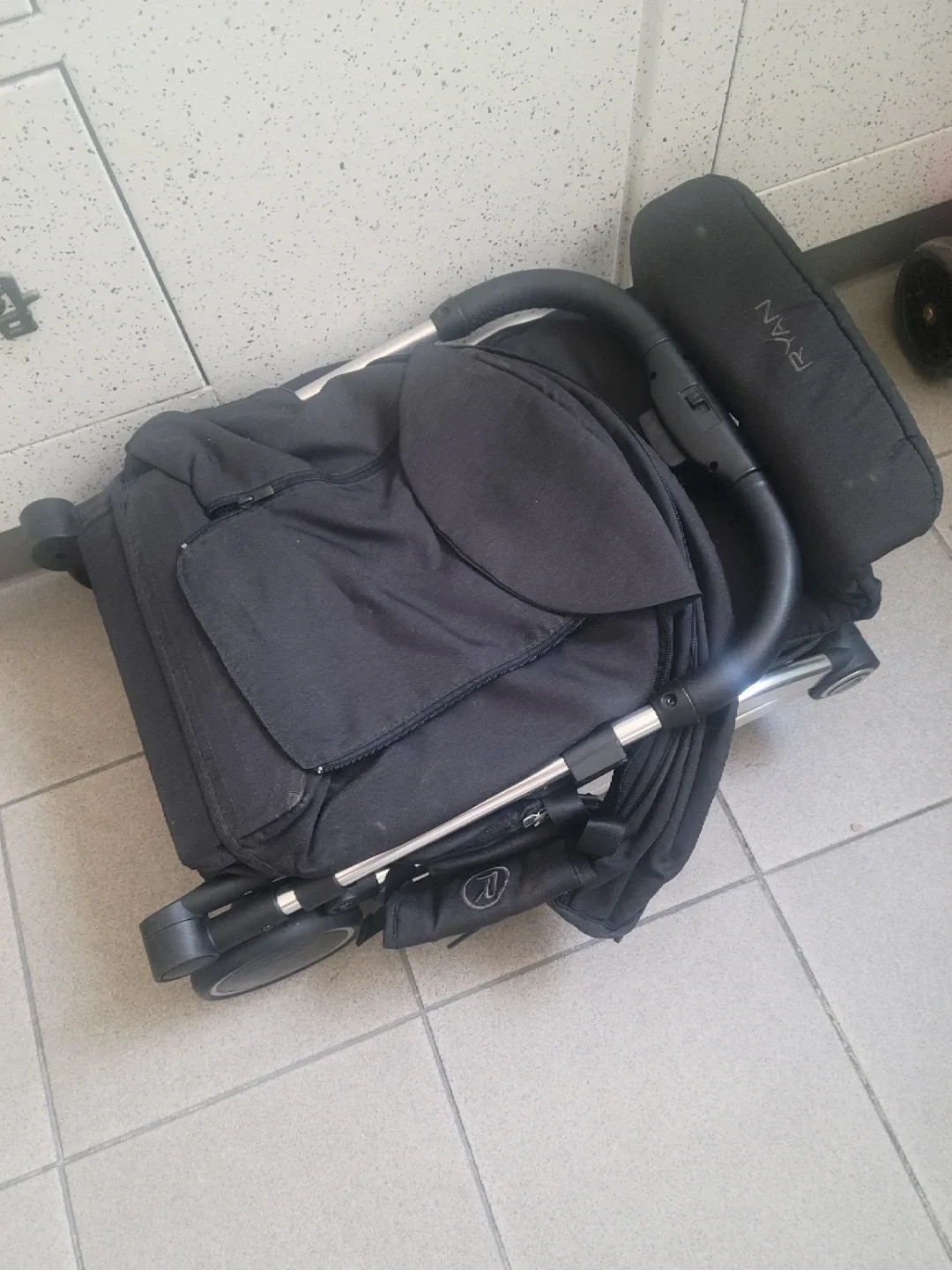 리안 철충형 유모차 블랙