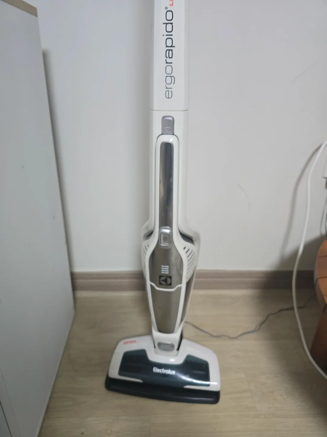 일렉트로룩스 핸디형 청소기