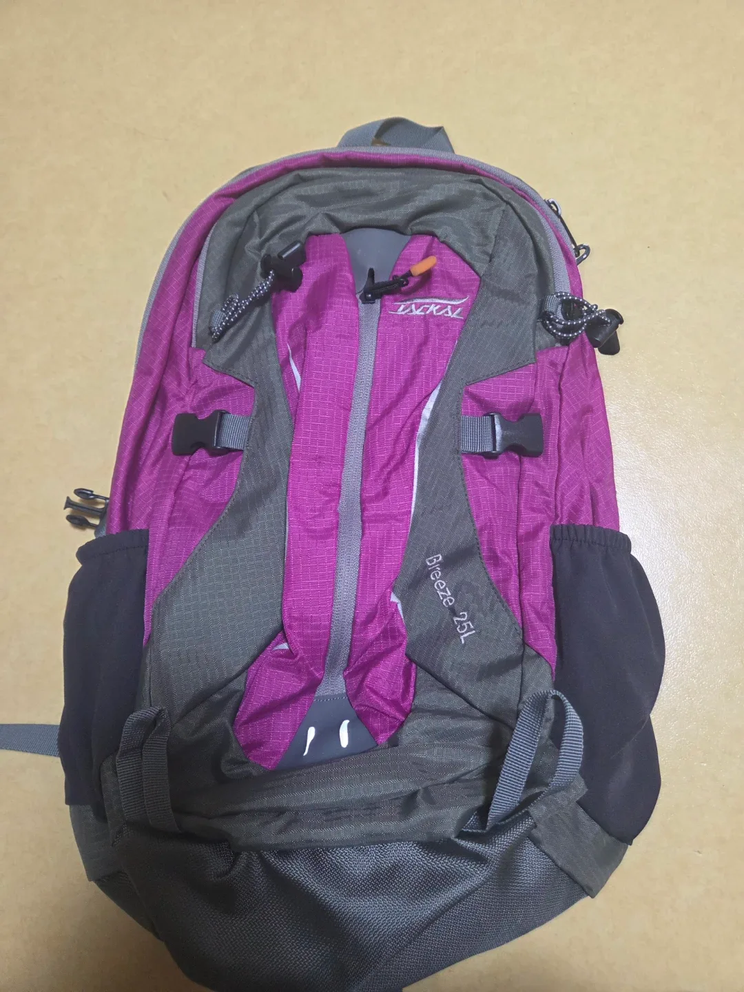 잭칼 Breeze 25L 자주색 등산 가방
