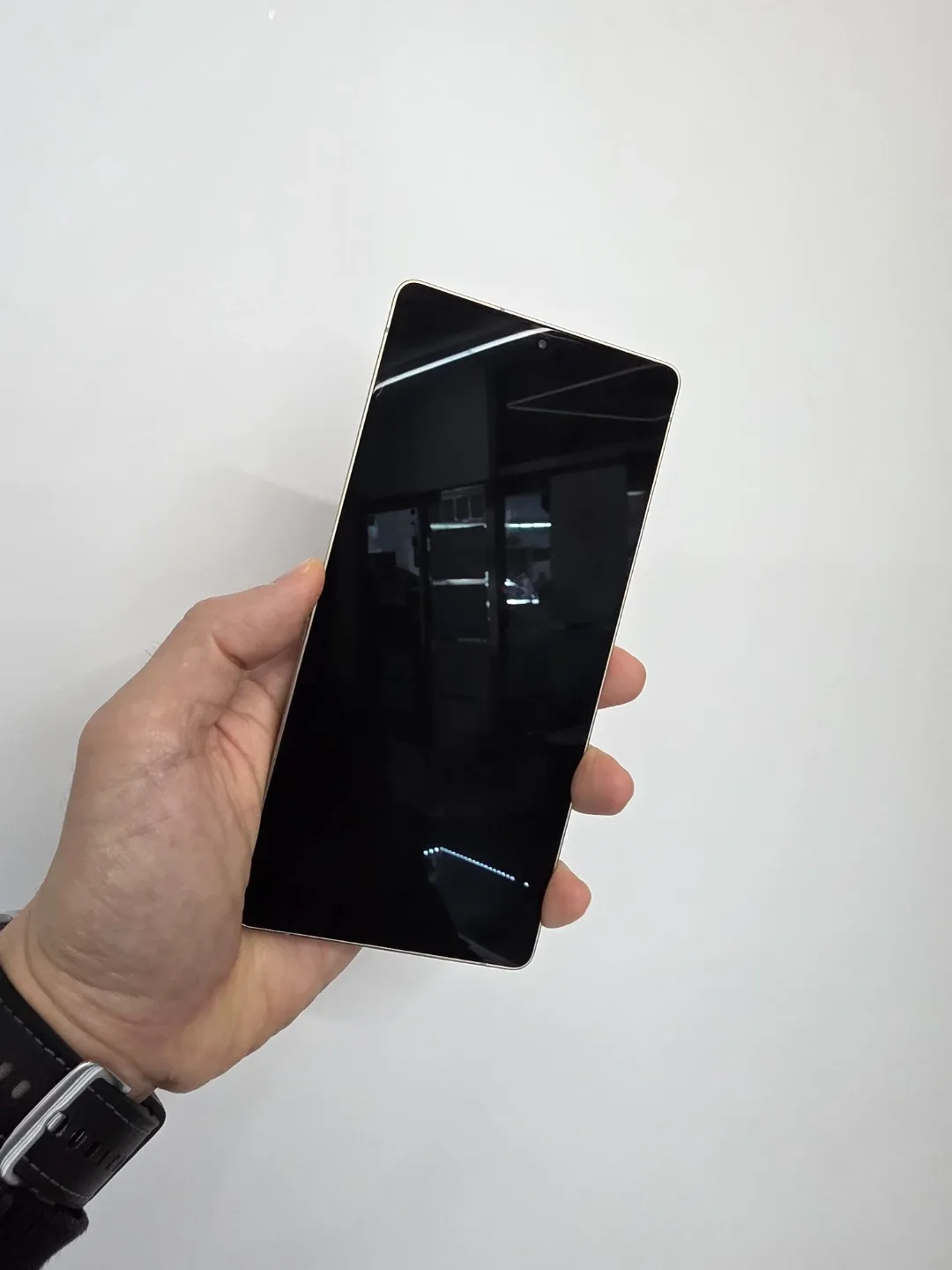 갤럭시 S25 울트라 256GB 블랙 팝니다.