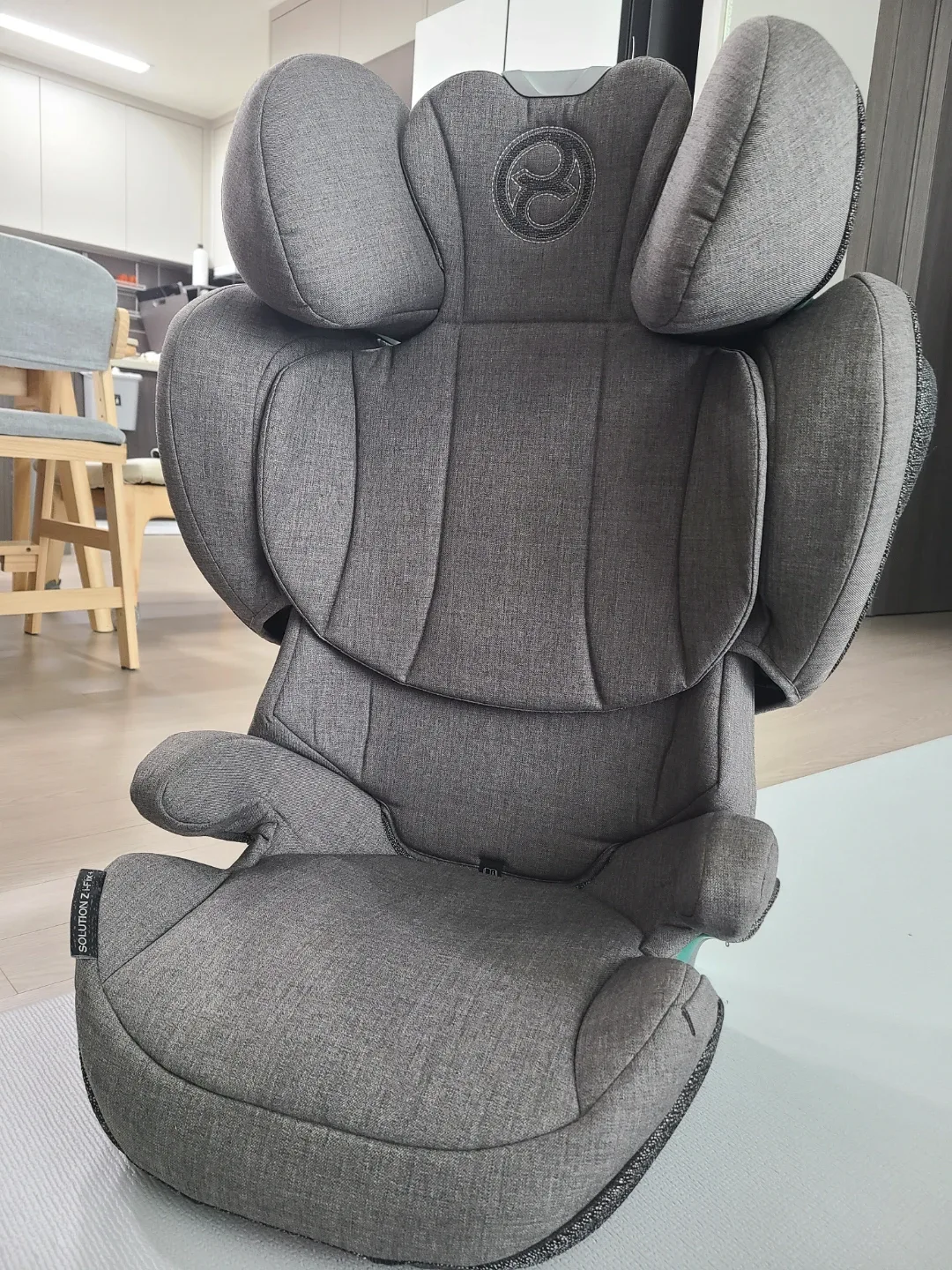 싸이벡스 Solution Z i-Fix 카시트 회색