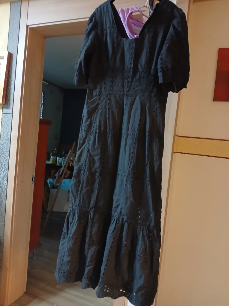 블랙 자수 롱 원피스