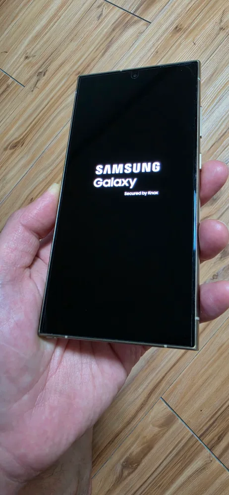 삼성 갤럭시 S24 울트라 512GB 판매합니다.