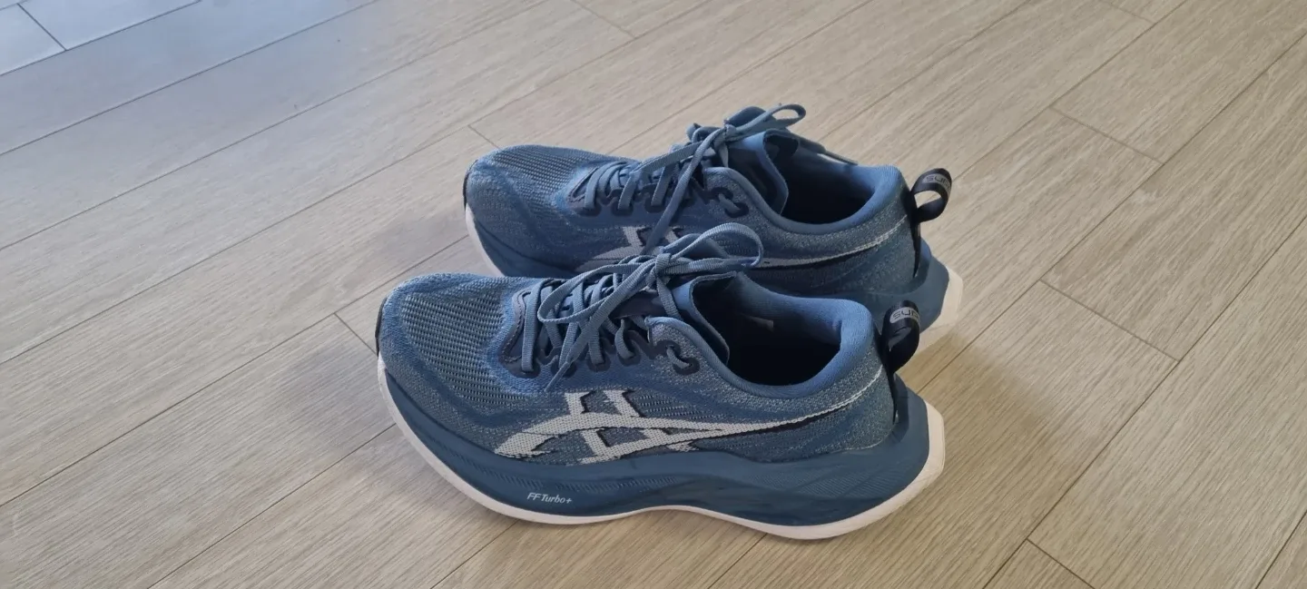 아식스 슈퍼블라스트2 운동화