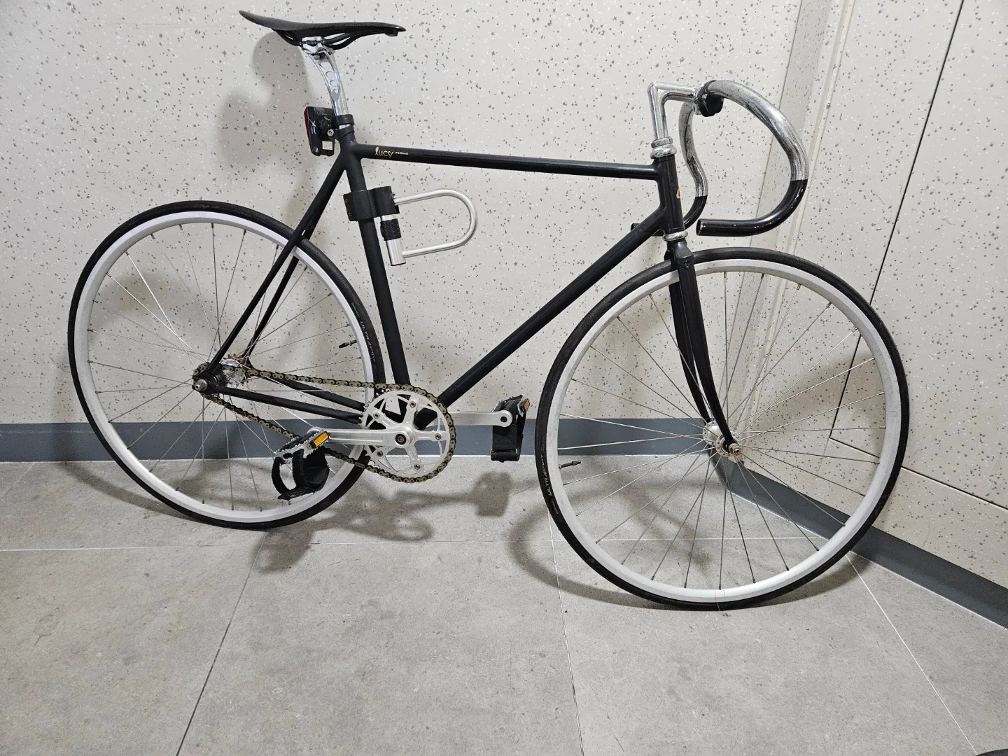 벨로라인 루시 블랙 픽시 자전거