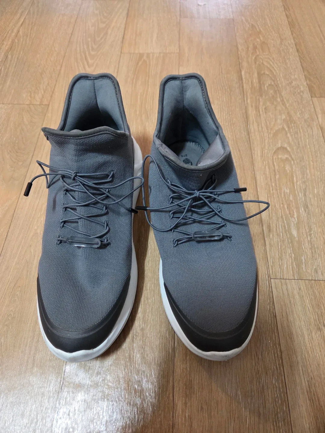 디스커버리 운동화 회색 275mm