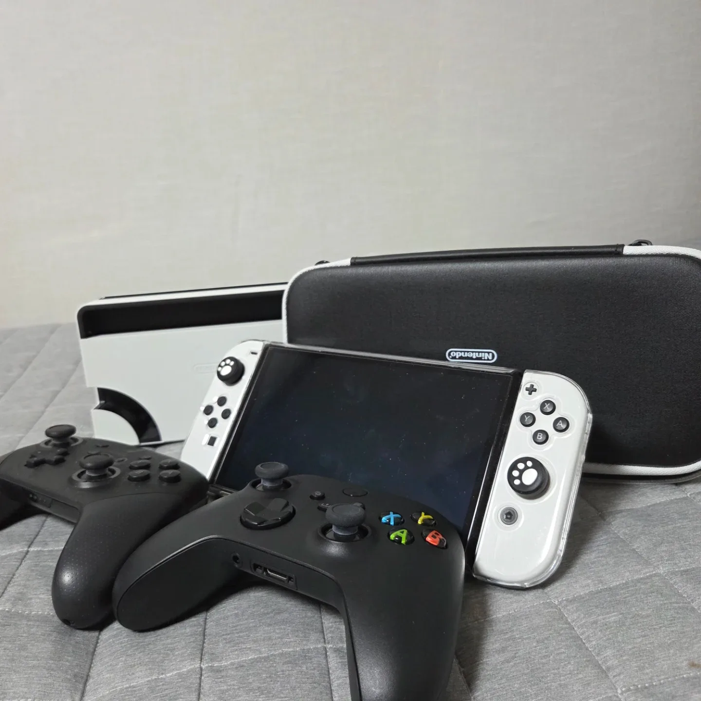 닌텐도 스위치 OLED+정품파우치+프로콘+엑박패드