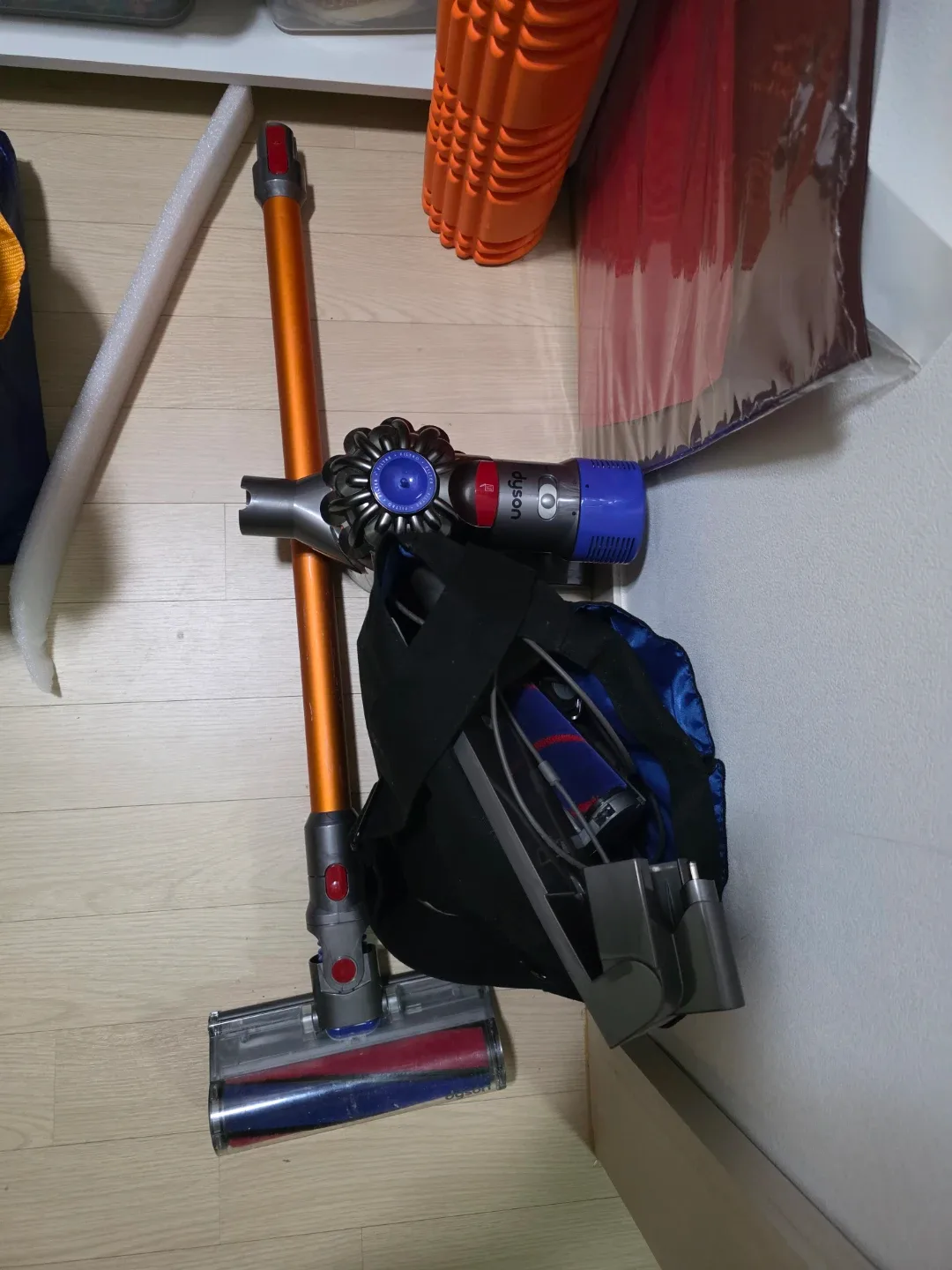 다이슨 V8 무선청소기 중고 나눔