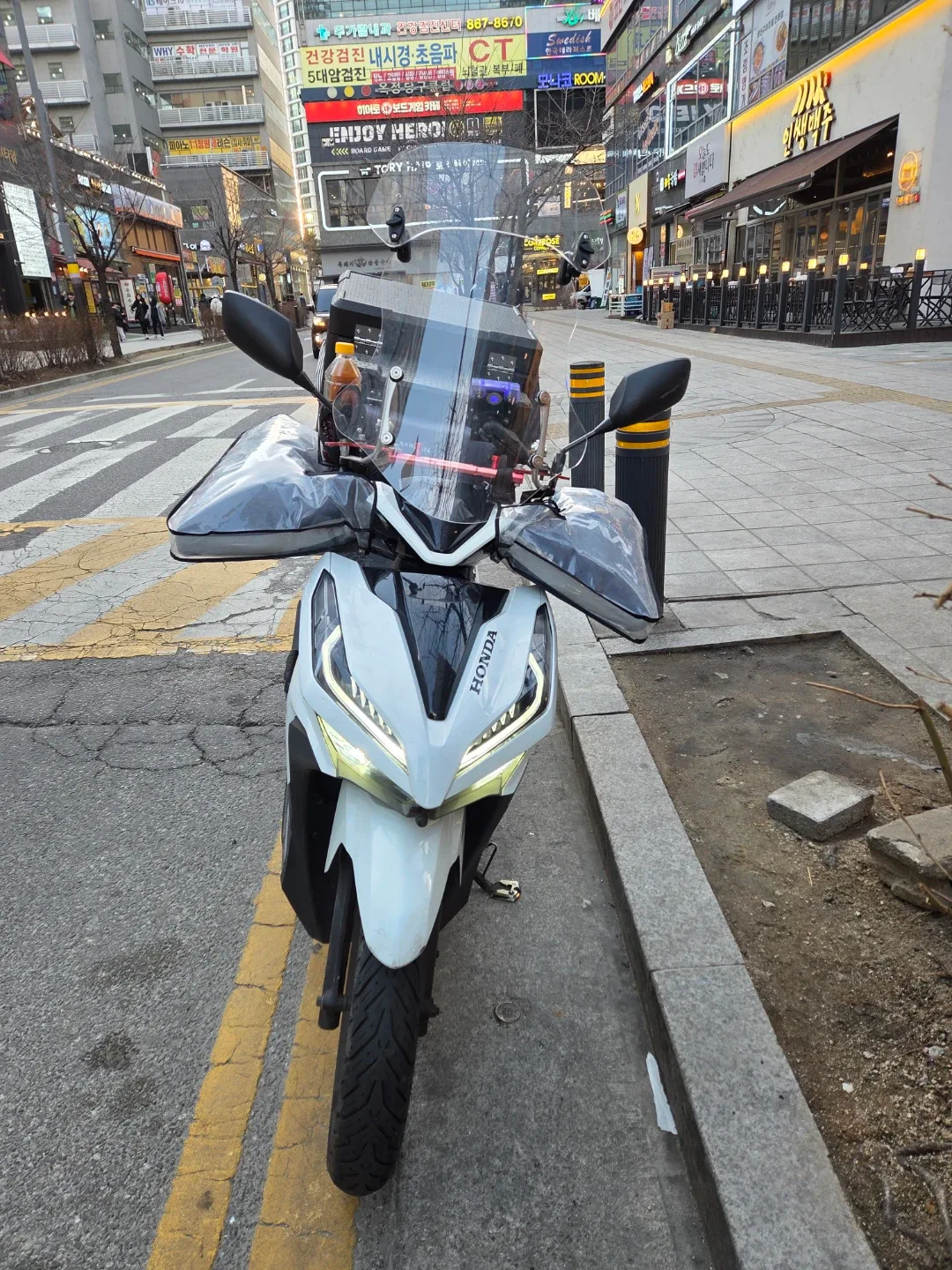 혼다 125cc 오토바이 배달통 장착pcx같은엔진