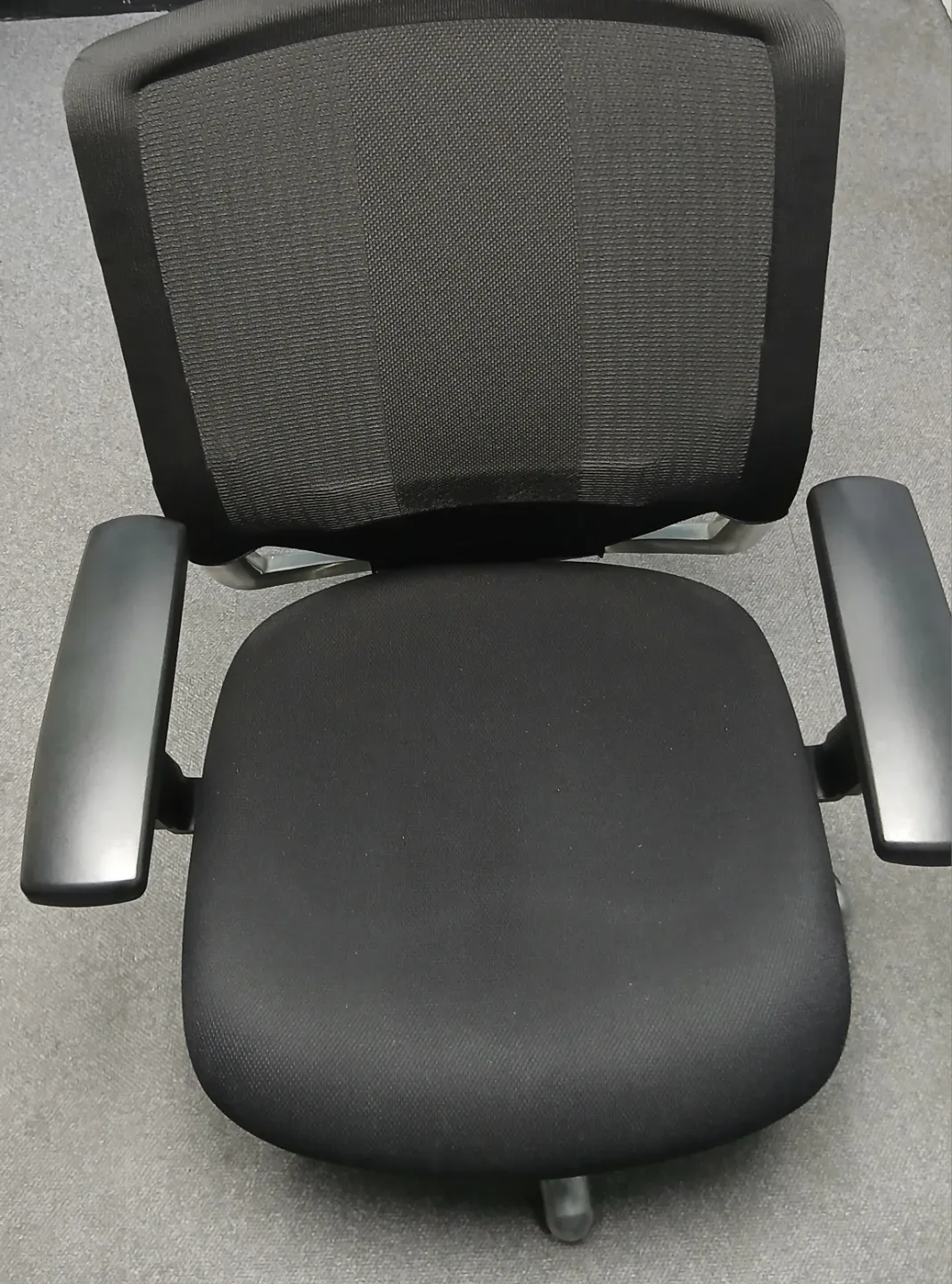 리바트 블랙 메쉬 사무용 의자